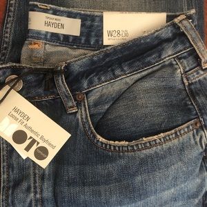 Brand New. Topshop “Hayden” Boyfriend Jeans.